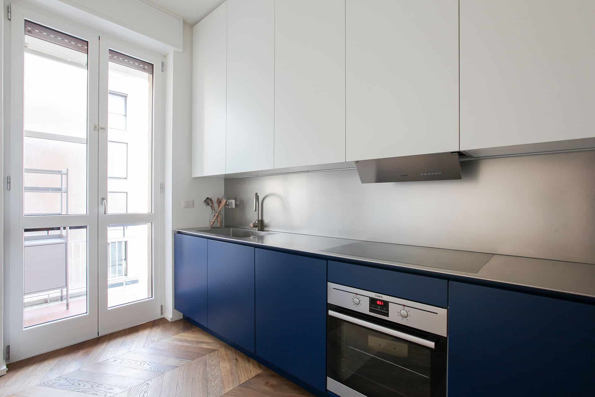 arredamento-per-appartamento-personalizzato-con-boiserie-monza