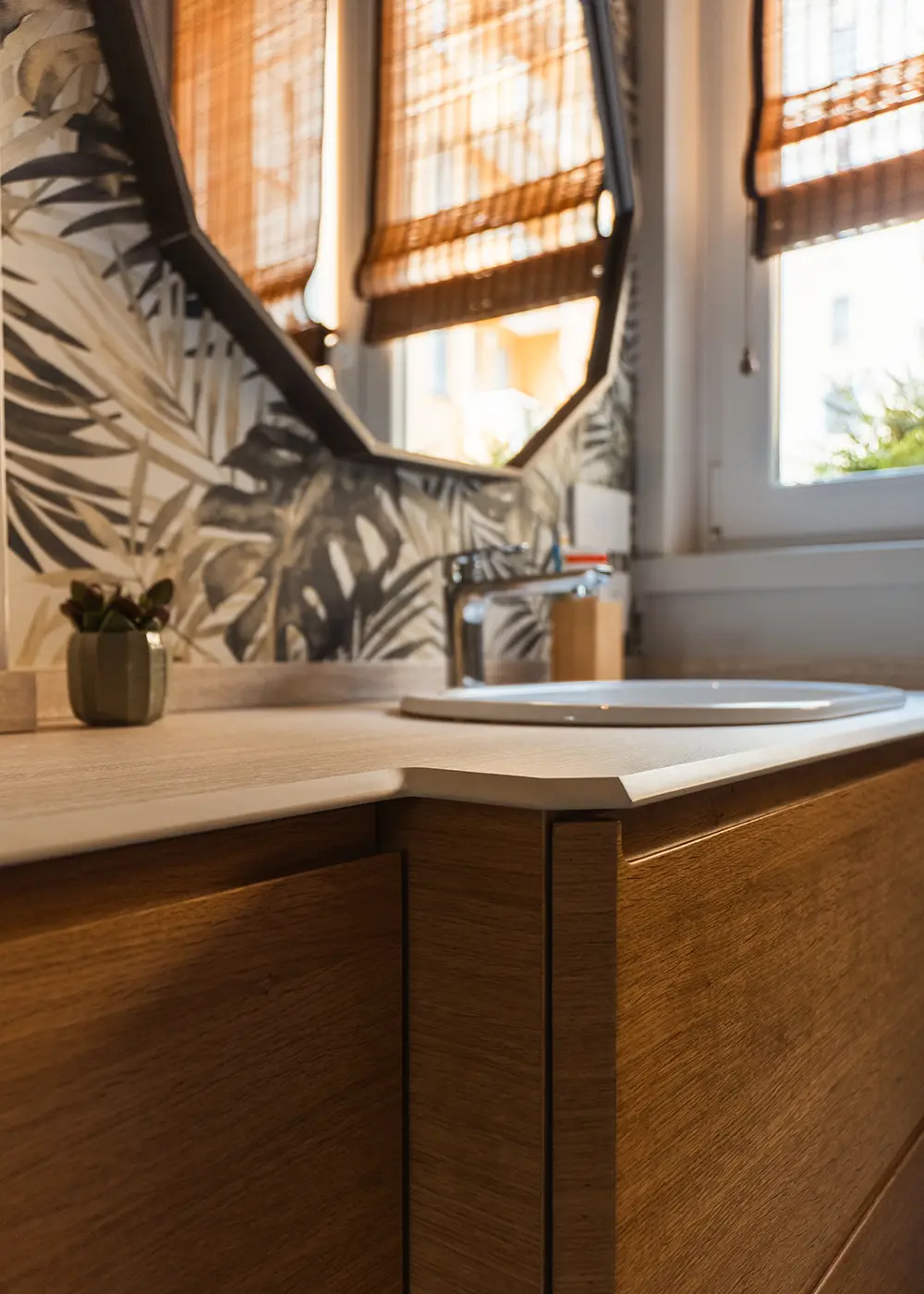 top-e-mensola-artigianali-in-teak mobili-per-il-bagno-su-misura-varese